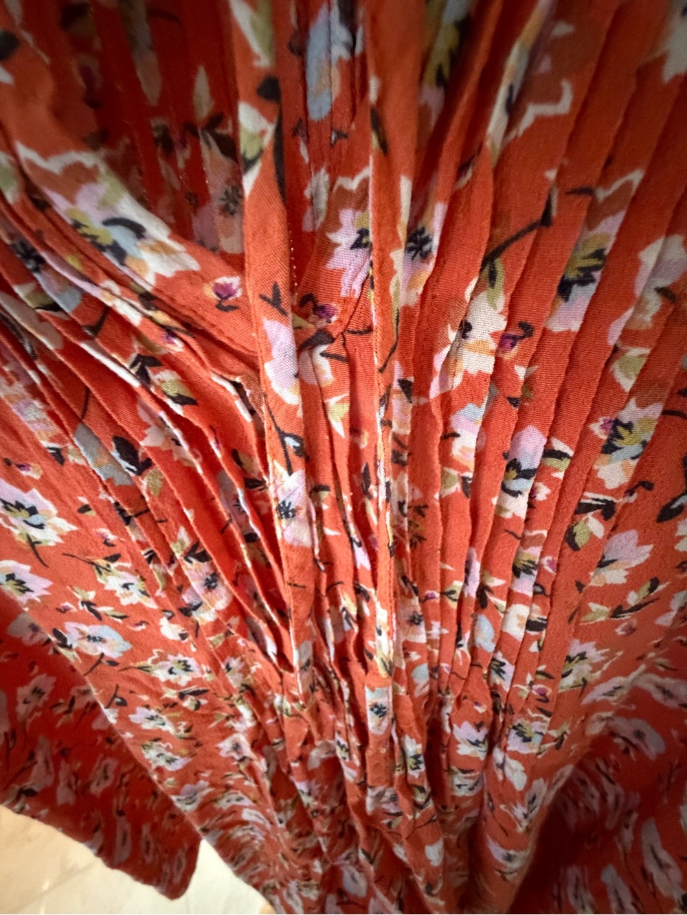 Sanctuary Coral Floral Pleated Sleeveless Top - Picture 3 of 6